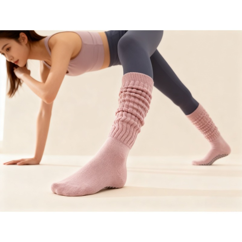Yoga Fitness Gym - ถุงเท้าโยคะผ้าฝ้ายกันลื่นสำหรับผู้หญิง แบบยาว ซิลิโคนกันลื่น เหมาะสำหรับออกกำลังกายในร่ม ฤดูหนาว ใส่เล่นโยคะ