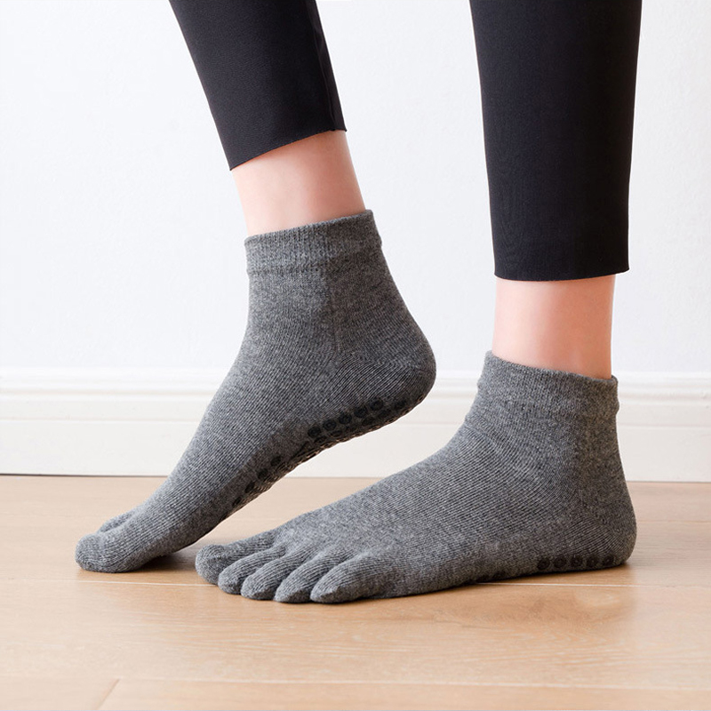 ถุงเท้าซิลิโคนกันลื่นสำหรับผู้ - Yoga Fitness Dance บทวิจารณ์และราคา